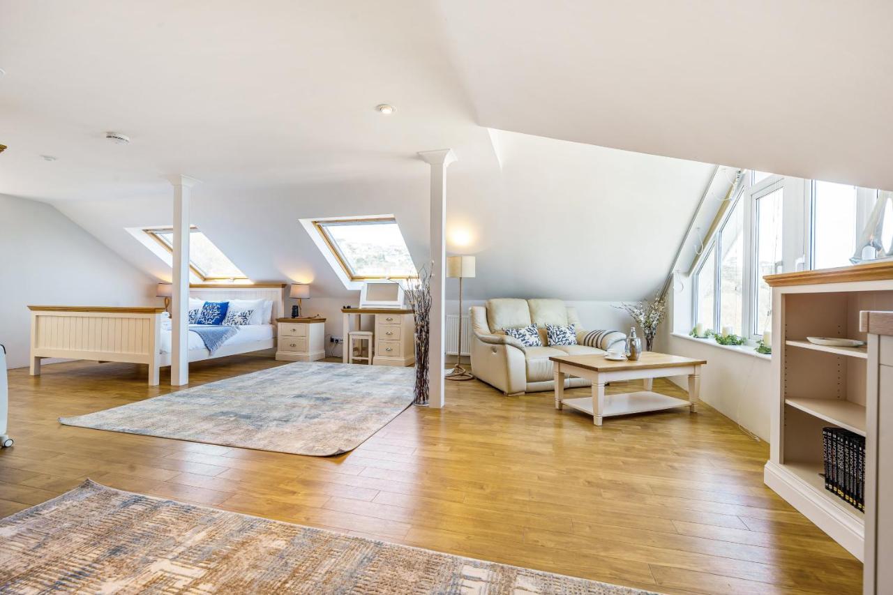 Carbis Bay - Luxury 3 Bed Penthouse Apartment With Sea Views Parking Sauna Balcony Экстерьер фото